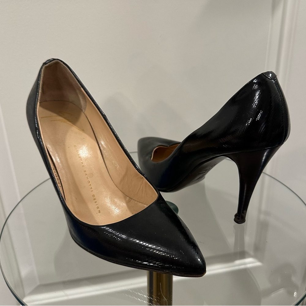 Giuseppe Zanotti Design Leather Pump Pointed Toe Heels in Black Classic